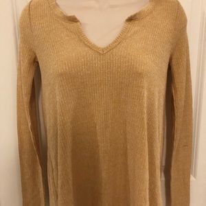 Super comfy yellow long sleeve top!